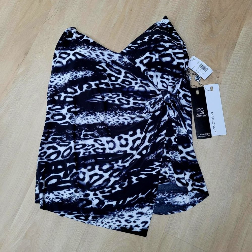 17. Magicsuit Tankini.  Size 10. black/white. NWT.